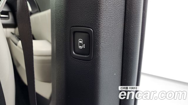 Kia Canival 2021 — photo 24