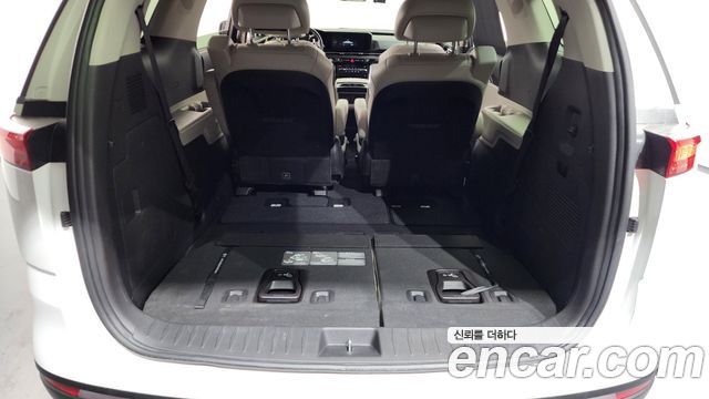 Kia Canival 2021 — photo 26