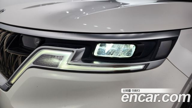 Kia Canival 2021 — photo 8