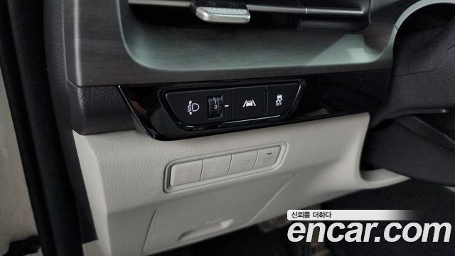 Kia Canival 2021 — photo 27