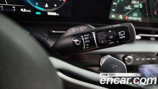 Kia Canival 2021 — photo 28