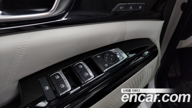 Kia Canival 2021 — photo 29