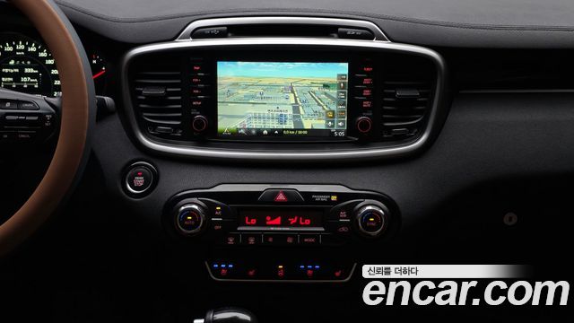 Kia Sorento 2016 — photo 14