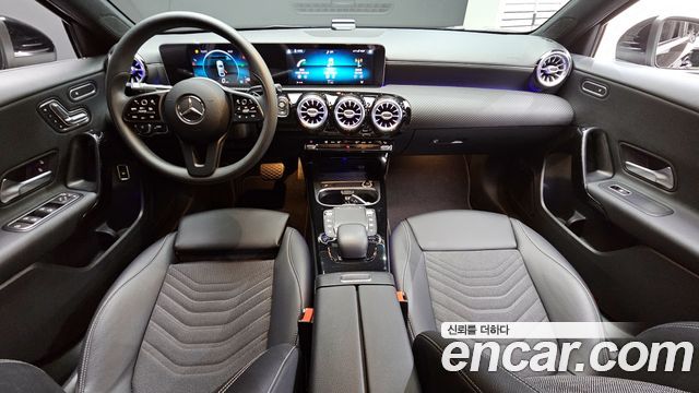 Mercedes-Benz A-Class 2020 — photo 7
