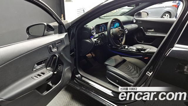 Mercedes-Benz A-Class 2020 — photo 10