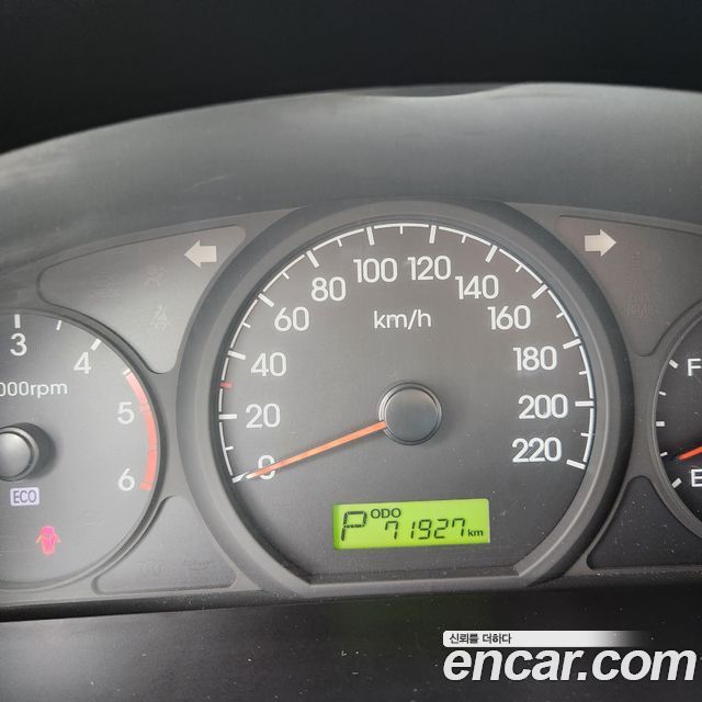 Hyundai Starex 2013 — photo 8
