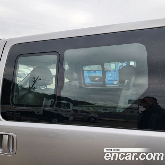 Hyundai Starex 2013 — photo 13