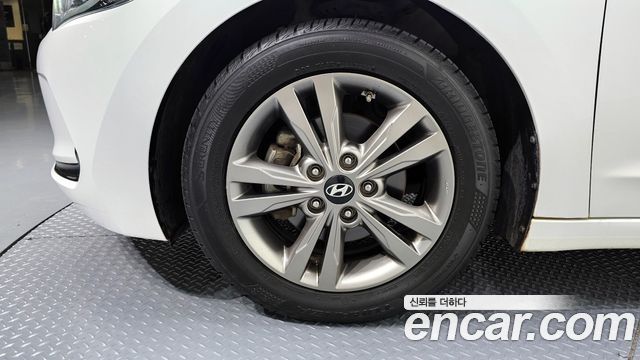 Hyundai AVANTE 2016 — photo 5