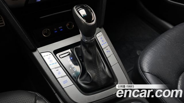 Hyundai AVANTE 2016 — photo 9
