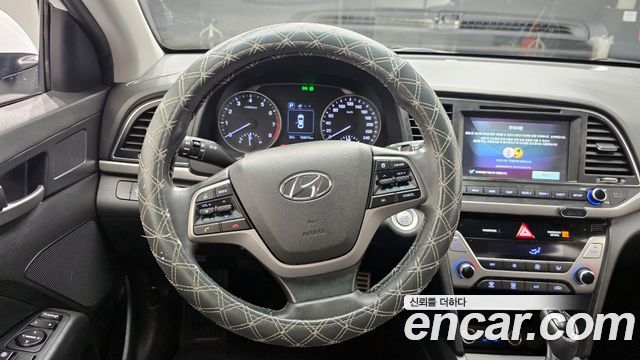 Hyundai AVANTE 2016 — photo 13