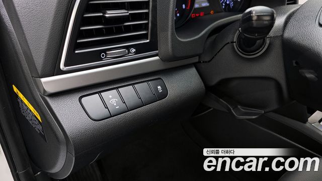 Hyundai AVANTE 2016 — photo 17