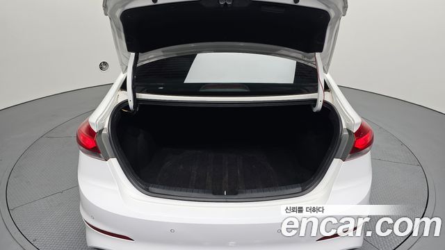 Hyundai AVANTE 2016 — photo 20