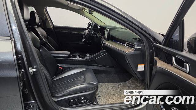 Kia K5 2022 — photo 17