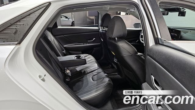 Hyundai AVANTE 2021 — photo 11