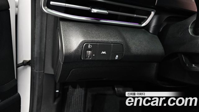 Hyundai AVANTE 2021 — photo 16
