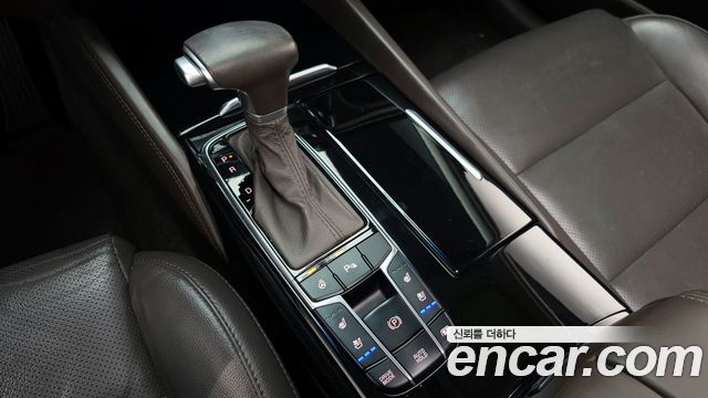 Kia K7 2017 — photo 12