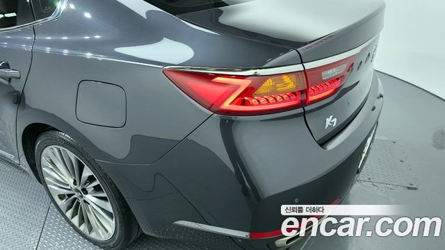 Kia K7 2017 — photo 9