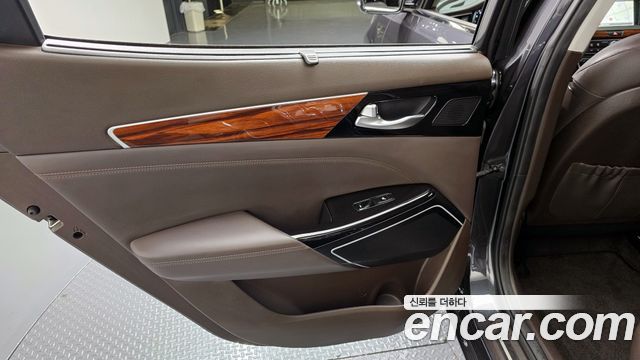 Kia K7 2017 — photo 15