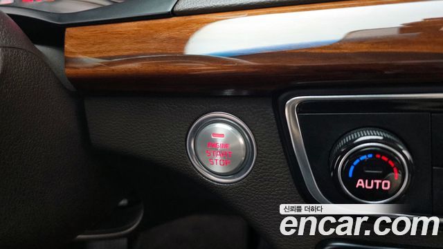 Kia K7 2017 — photo 28