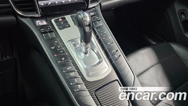 Porsche Panamera 2010 — photo 9