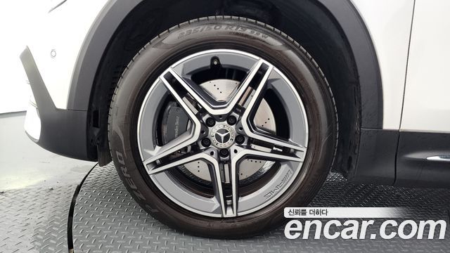 Mercedes-Benz GLB-Class 2020 — photo 5