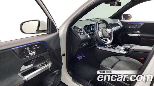 Mercedes-Benz GLB-Class 2020 — photo 13