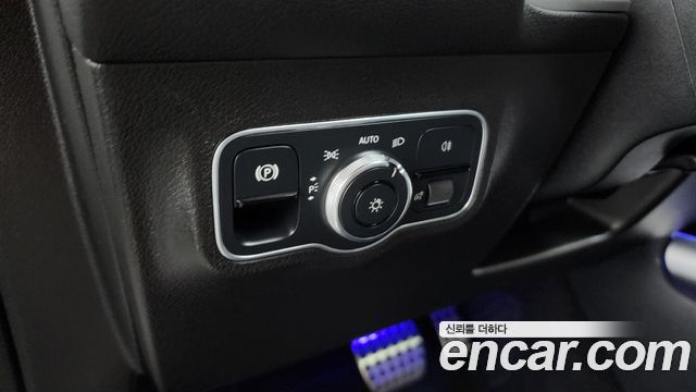 Mercedes-Benz GLB-Class 2020 — photo 19