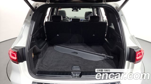 Mercedes-Benz GLB-Class 2020 — photo 26