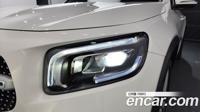Mercedes-Benz GLB-Class 2020 — photo 8