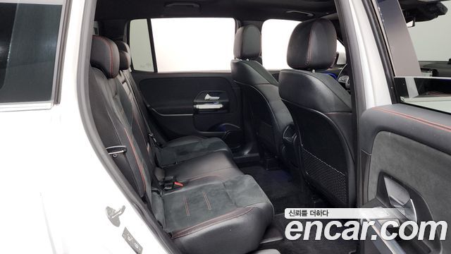 Mercedes-Benz GLB-Class 2020 — photo 16