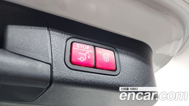 Mercedes-Benz GLB-Class 2020 — photo 33