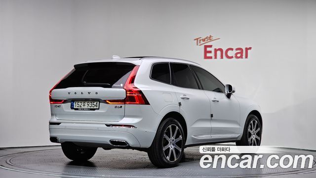 Volvo XC60 2021 — photo 2