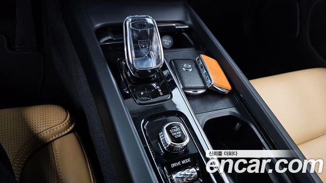Volvo XC60 2021 — photo 12