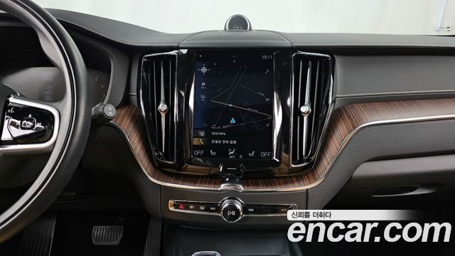 Volvo XC60 2021 — photo 20