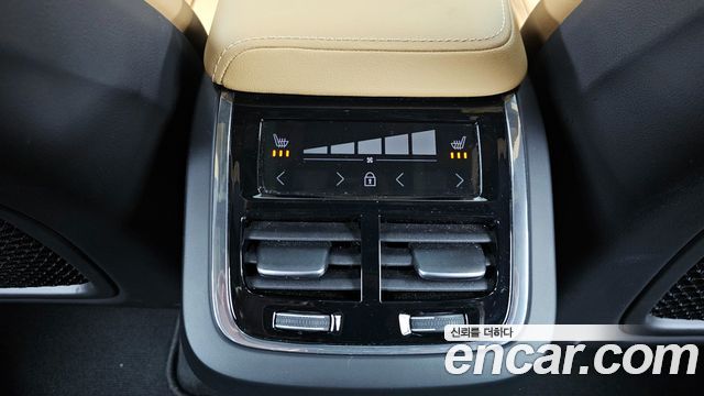Volvo XC60 2021 — photo 24