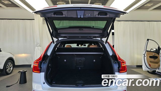 Volvo XC60 2021 — photo 26