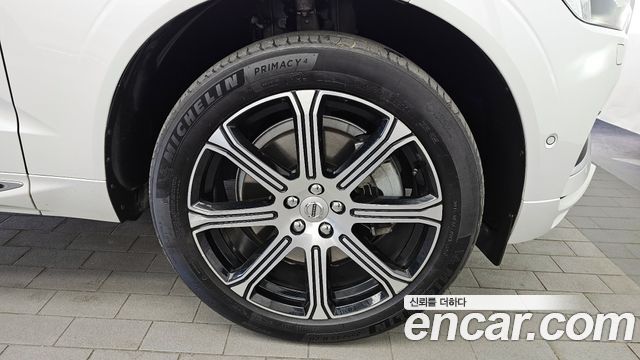 Volvo XC60 2021 — photo 7