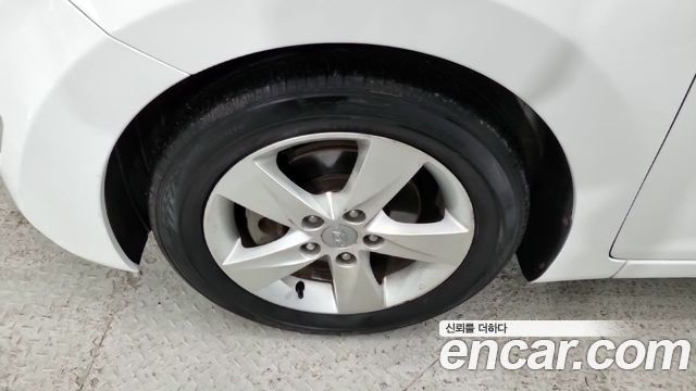 Hyundai AVANTE 2013 — photo 5
