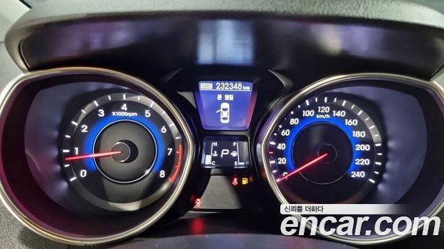 Hyundai AVANTE 2013 — photo 8