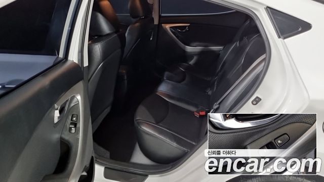 Hyundai AVANTE 2013 — photo 11