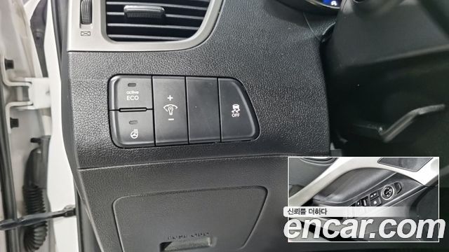 Hyundai AVANTE 2013 — photo 17