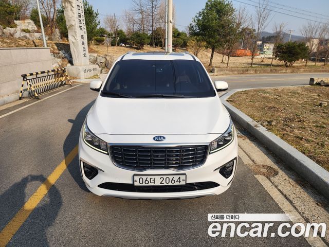 Kia Canival 2019 — photo 2