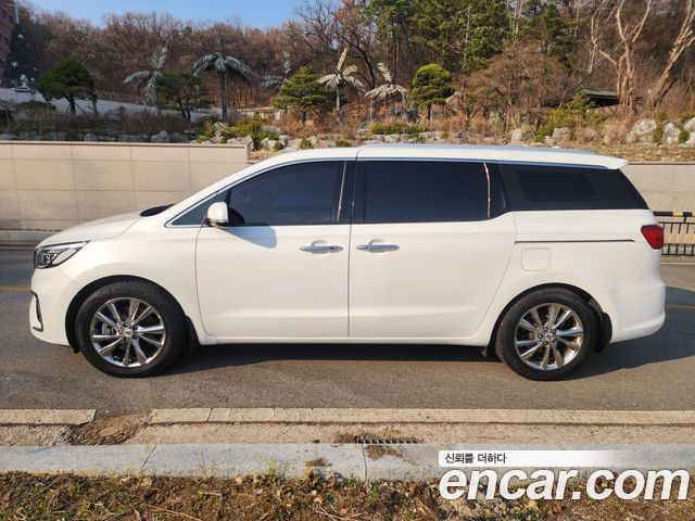 Kia Canival 2019 — photo 4