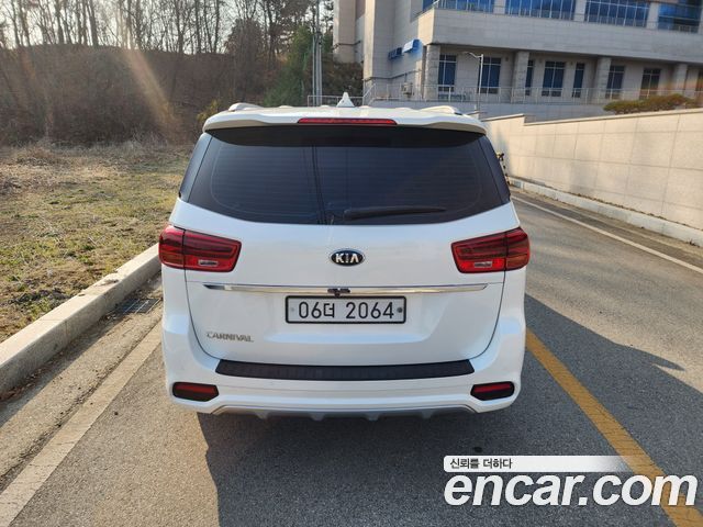Kia Canival 2019 — photo 6