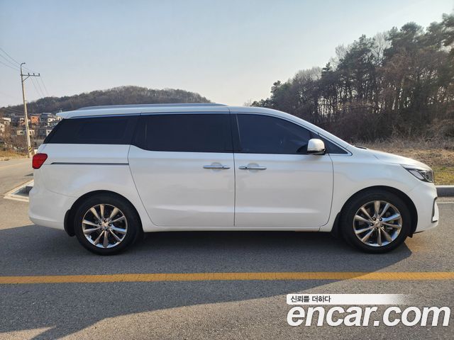 Kia Canival 2019 — photo 8
