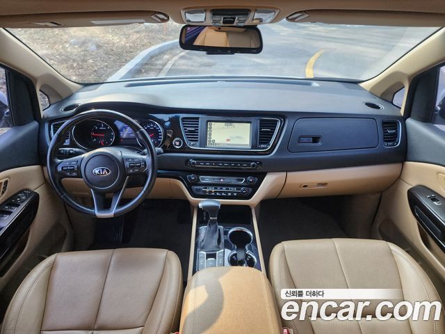 Kia Canival 2019 — photo 10