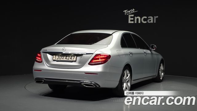 Mercedes-Benz E-Class 2017 — photo 2
