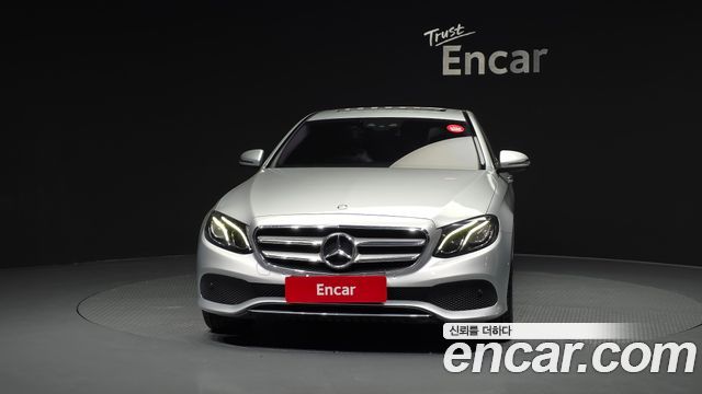 Mercedes-Benz E-Class 2017 — photo 3