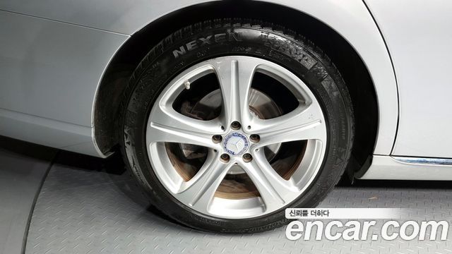 Mercedes-Benz E-Class 2017 — photo 5