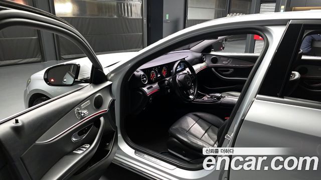 Mercedes-Benz E-Class 2017 — photo 13